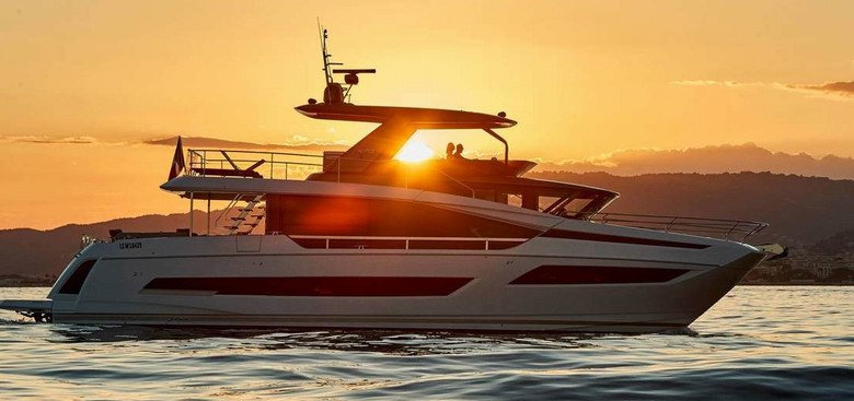 沛海驰推出全新豪华游艇Prestige X70
